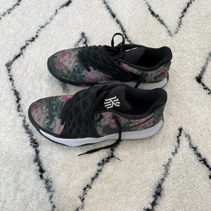 NIKE KYRIE LOW FLORAL